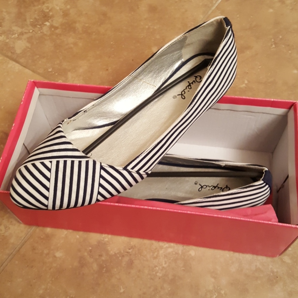 Dress flats